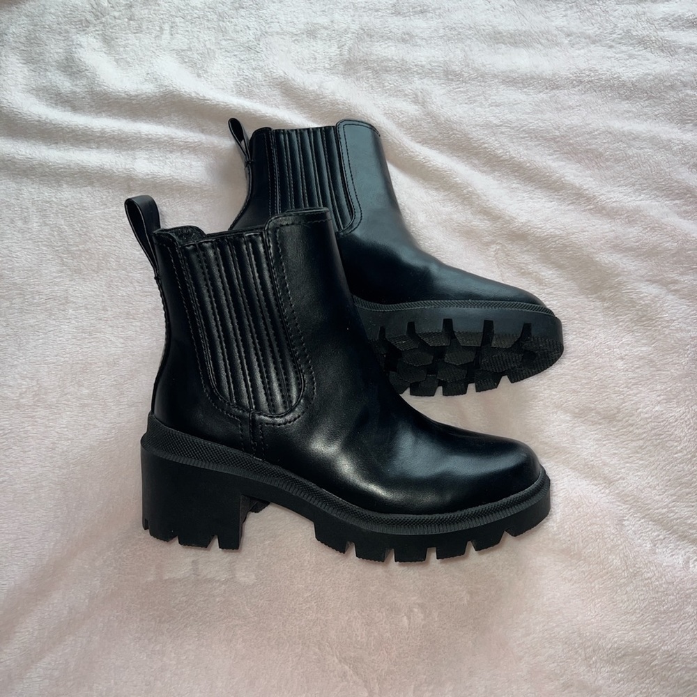 Black target boots